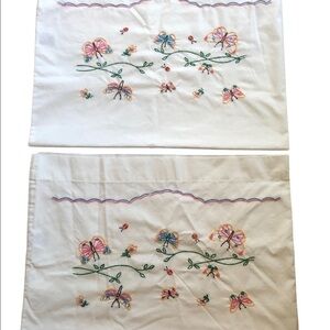 Vintage Set of 2 Standard White Hand Embroidered Pillowcases Butterflies 29X19